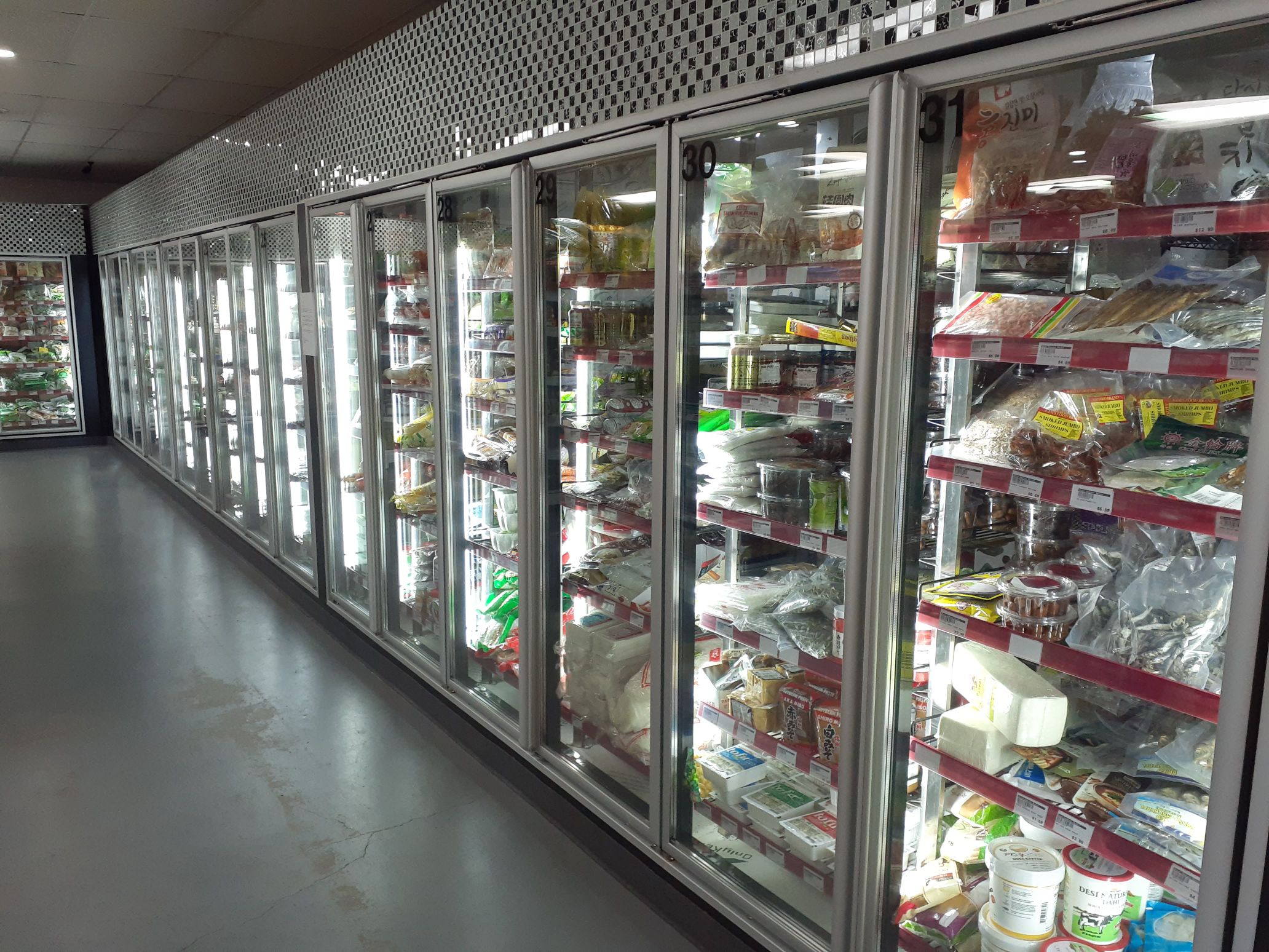 USA Supermarket Project: Rear-Loading Cold Room with Glass-Door Frozen Food Display